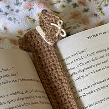 Load image into Gallery viewer, Crochet Dachshund Bookmark