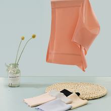 Load image into Gallery viewer, Women's Seamless Ice Silk Antibacterial Panties