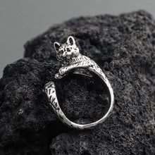 Load image into Gallery viewer, Adjustable Hugging Feline Ring