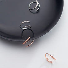 Load image into Gallery viewer, Minimalist Double Twist Earring