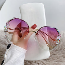 Load image into Gallery viewer, Woman Rimless Diamond Sunglasses