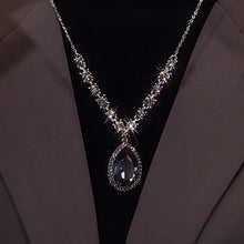 Load image into Gallery viewer, Super Sparkling Crystal Necklace