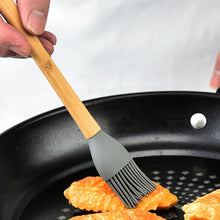 Load image into Gallery viewer, Silicone Spatula With Wooden