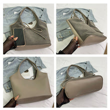 Load image into Gallery viewer, Women's Elegant Bow Decorated Shoulder Bag