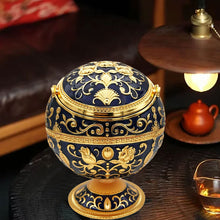 Load image into Gallery viewer, Vintage Portable Cigar Ashtray with Lid