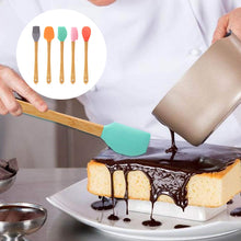 Load image into Gallery viewer, Silicone Spatula With Wooden