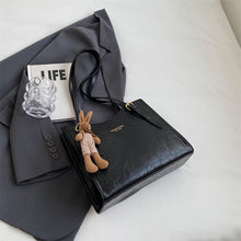 Load image into Gallery viewer, Women's Minimalist Zipper Tote Bag
