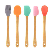 Load image into Gallery viewer, Silicone Spatula With Wooden