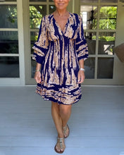 Load image into Gallery viewer, V neck three quarter sleeve dress