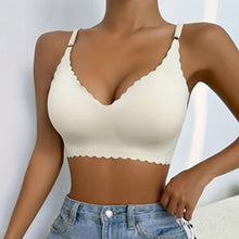 Load image into Gallery viewer, Women's Solid Scallop Trim Wireless Push Up Bra