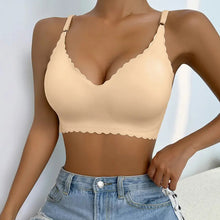 Load image into Gallery viewer, Women's Solid Scallop Trim Wireless Push Up Bra
