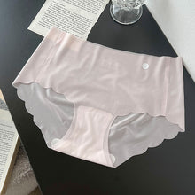 Load image into Gallery viewer, Women's Ice Silk No Trace Panties