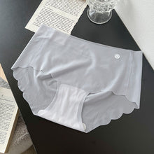 Load image into Gallery viewer, Women's Ice Silk No Trace Panties