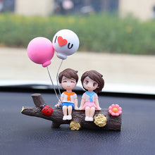 Load image into Gallery viewer, Tree Branch Couple Figurine