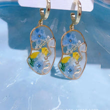 Load image into Gallery viewer, Pressed Flower Earrings - Abstract Face Forget Me Not Flower