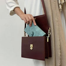 Load image into Gallery viewer, Women's Tri-fold Wallet