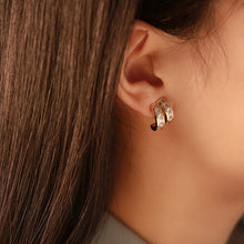 Load image into Gallery viewer, Simple C-shaped Diamond Earrings
