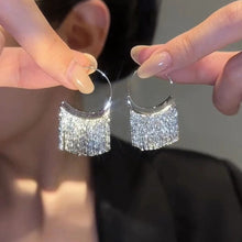 Load image into Gallery viewer, Fashion Scalloped Tassel Earrings