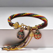 Load image into Gallery viewer, Armbånd som svelger beist i gull