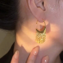 Load image into Gallery viewer, Fashion Scalloped Tassel Earrings