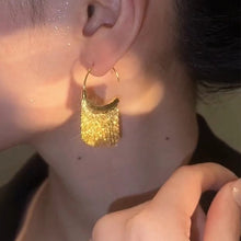 Load image into Gallery viewer, Fashion Scalloped Tassel Earrings