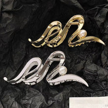 Load image into Gallery viewer, Women's Pearl Hair Clip Claw