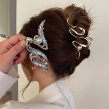 Load image into Gallery viewer, Women's Pearl Hair Clip Claw