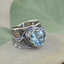 Load image into Gallery viewer, Blue Topaz Silver Ring