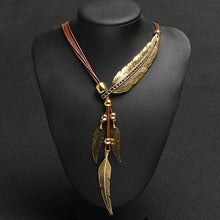 Load image into Gallery viewer, Women's Feather Necklace