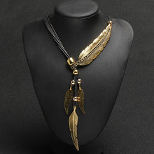 Load image into Gallery viewer, Women's Feather Necklace