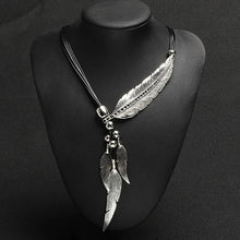 Load image into Gallery viewer, Women's Feather Necklace