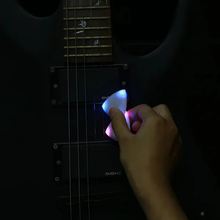 Load image into Gallery viewer, Light Up Guitar Pick