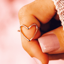 Load image into Gallery viewer, Oversized Heart Ring