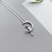 Load image into Gallery viewer, Cat pendant necklace