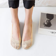 Load image into Gallery viewer, Women's Lace Low Cut Non Slip Socks