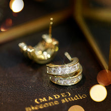 Load image into Gallery viewer, Simple C-shaped Diamond Earrings