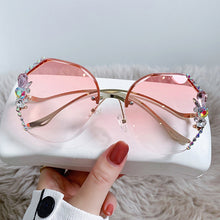 Load image into Gallery viewer, Woman Rimless Diamond Sunglasses