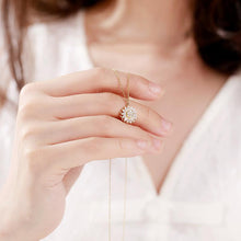 Load image into Gallery viewer, Rotatable Sunflower Necklace