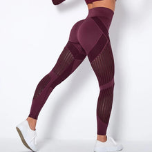 Load image into Gallery viewer, Seamless Knitted Striped Yoga Pants